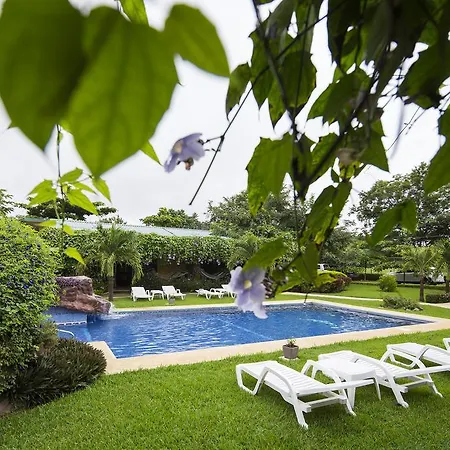 Playa Potrero Apartments
